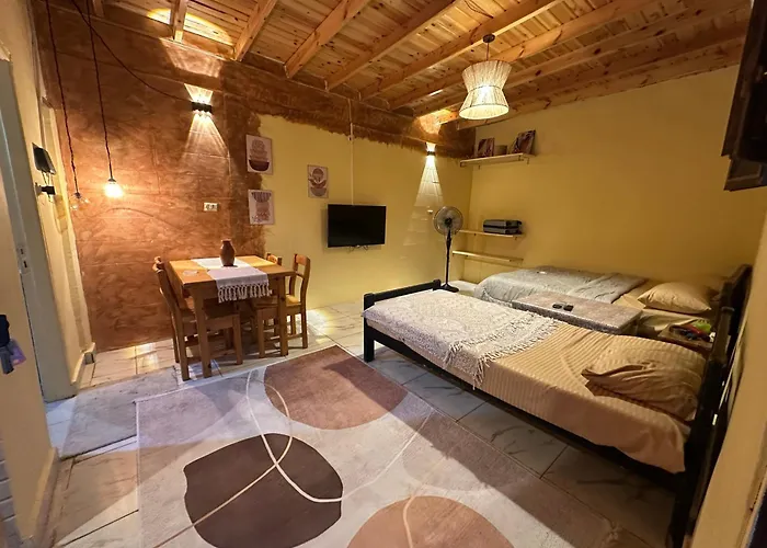 Amici House