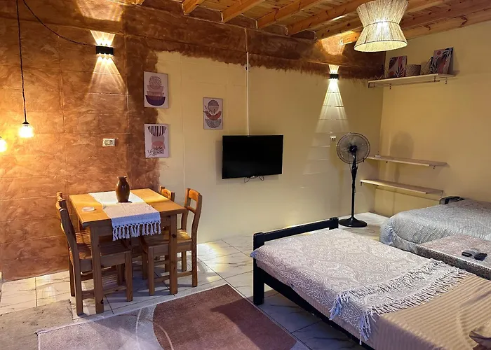Amici House *